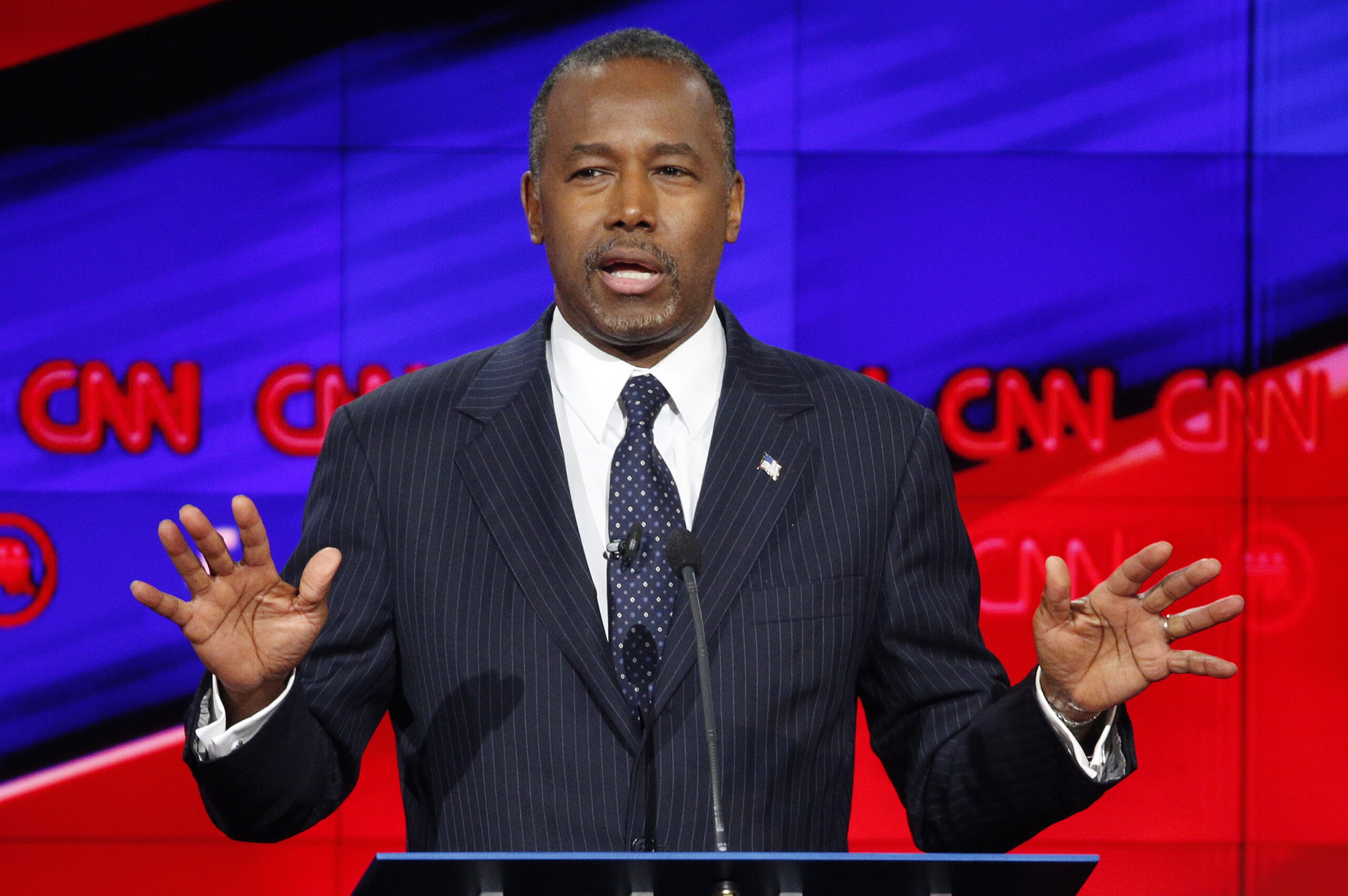 Carson’s Merry Christmas message helps him surpass Trump