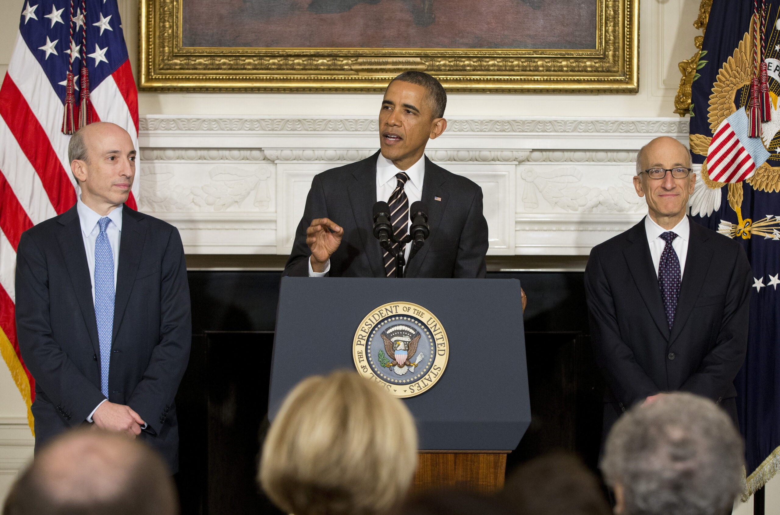 President hits new low as Obamacare discontent grows