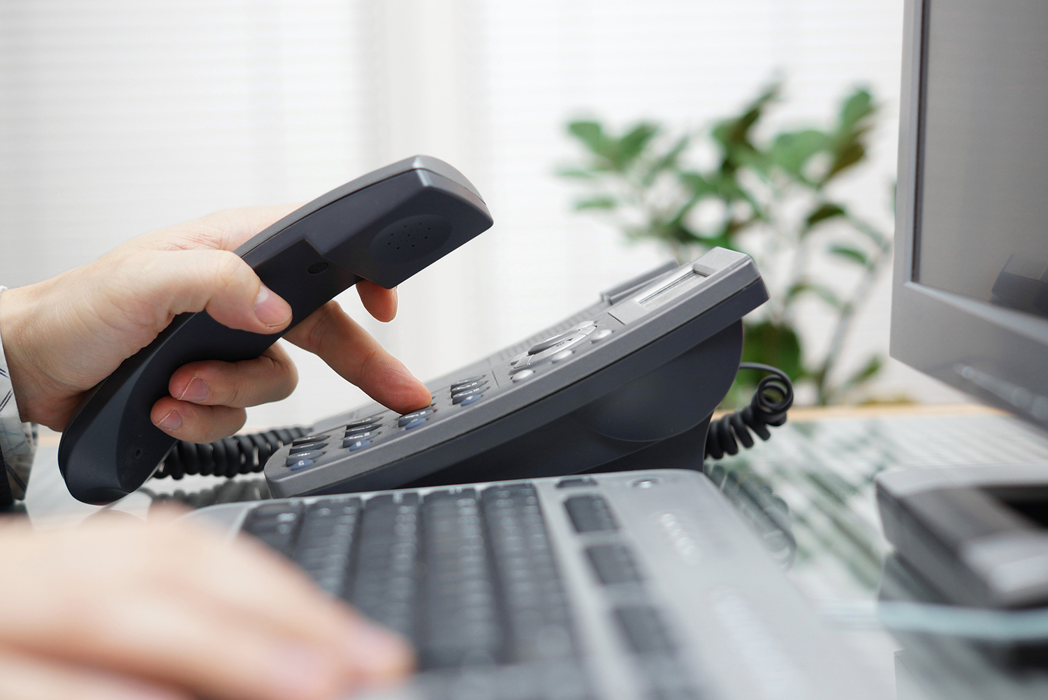 FCC votes to crack down on unwanted robocalls