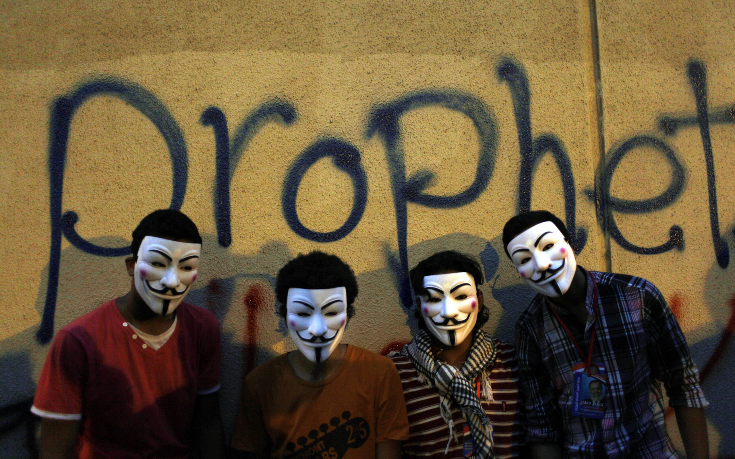 Photo: Egyptian rioters were wearing Guy Fawkes masks