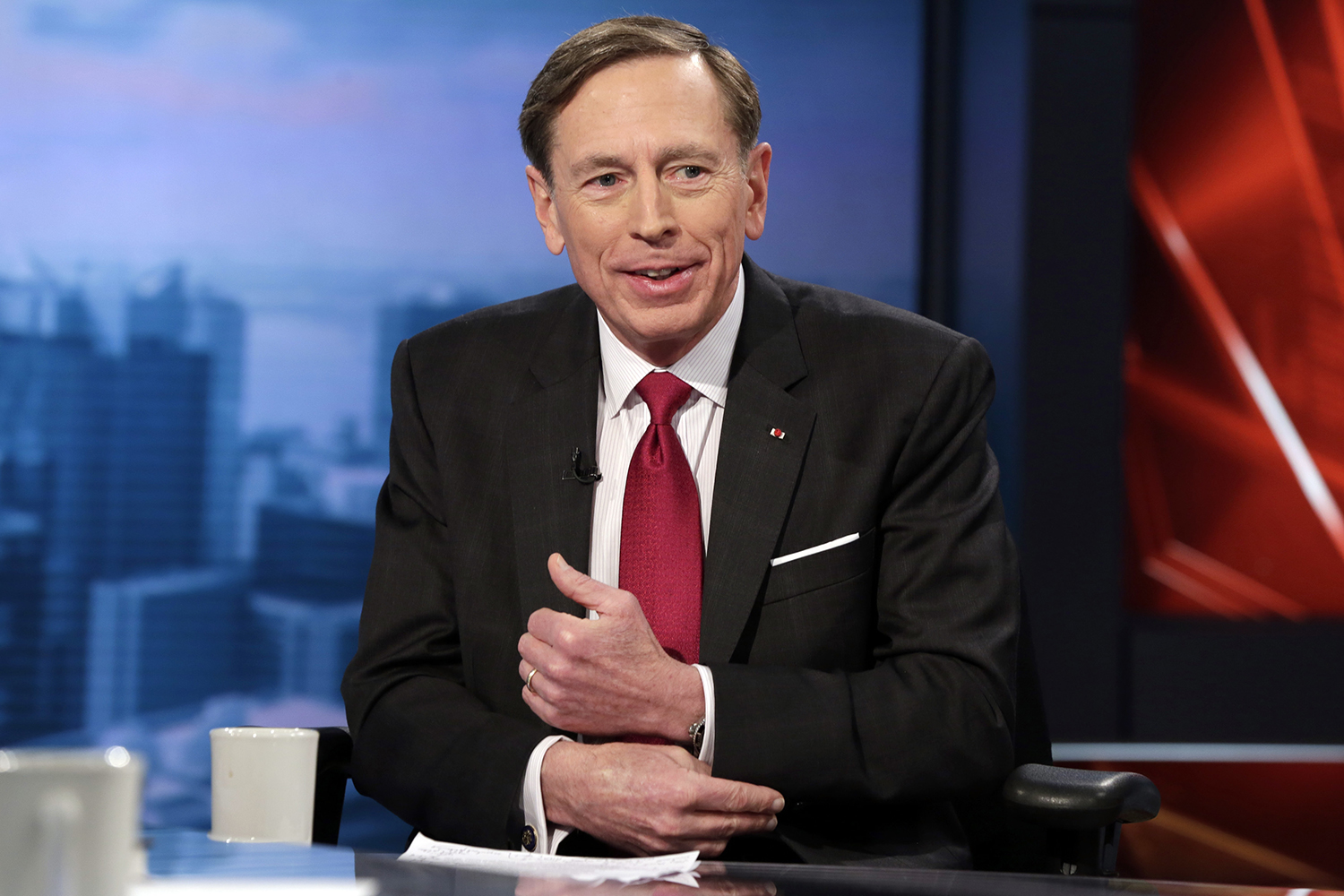 Petraeus admits he didn’t vote for Trump or Clinton