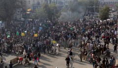 Don’t worry, Pakistan’s government won’t fall to Islamic extremists