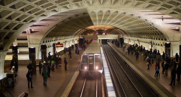 Off-duty feds take down armed man on DC Metro