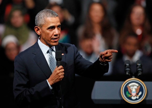 Obama offers $100 million in free college grants