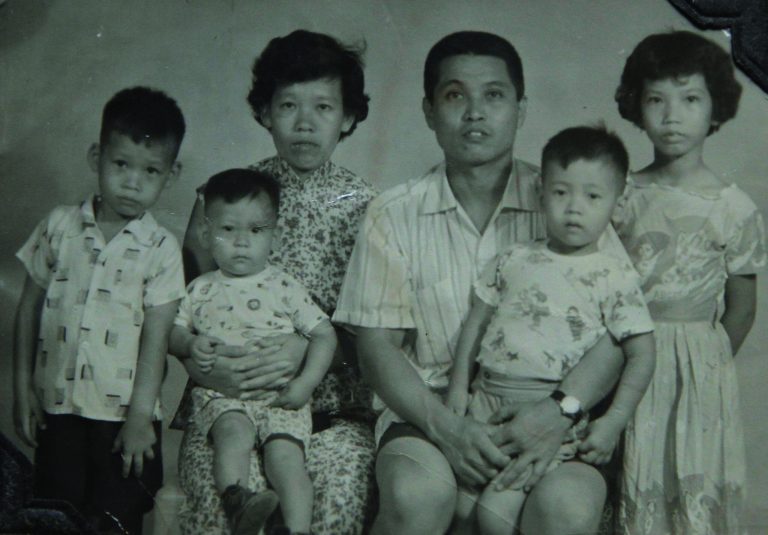 In this undated family photo released Saturday, Nov. 17, 2012, Juan Chiu Trujillo, a Chinese Mexican , third from right, poses with his wife and children. Chiu who was born in Mexico, was among thousands of Chinese Mexicans expelled when Mexico erupted into xenophobia fueled by the economic turmoil of the Great Depression. Chiu returned in 1960, along with his pregnant wife and four children and 300 other Chinese-Mexicans, after President Adolfo Lopez Mateos paid for their travel expenses and decreed that they would be legally allowed to live in Mexico. Dozens of those Chinese-Mexicans and their descendants gather Saturday, Nov. 24, 2012, at a Chinese restaurant in central Mexico City to celebrate the anniversary of their return. (AP Photo/Chiu Trujillo Family Photo)