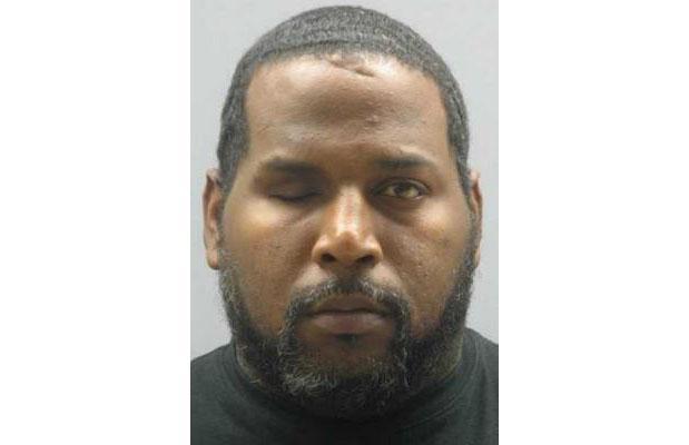 Drug-dealing fugitive should be easy to spot