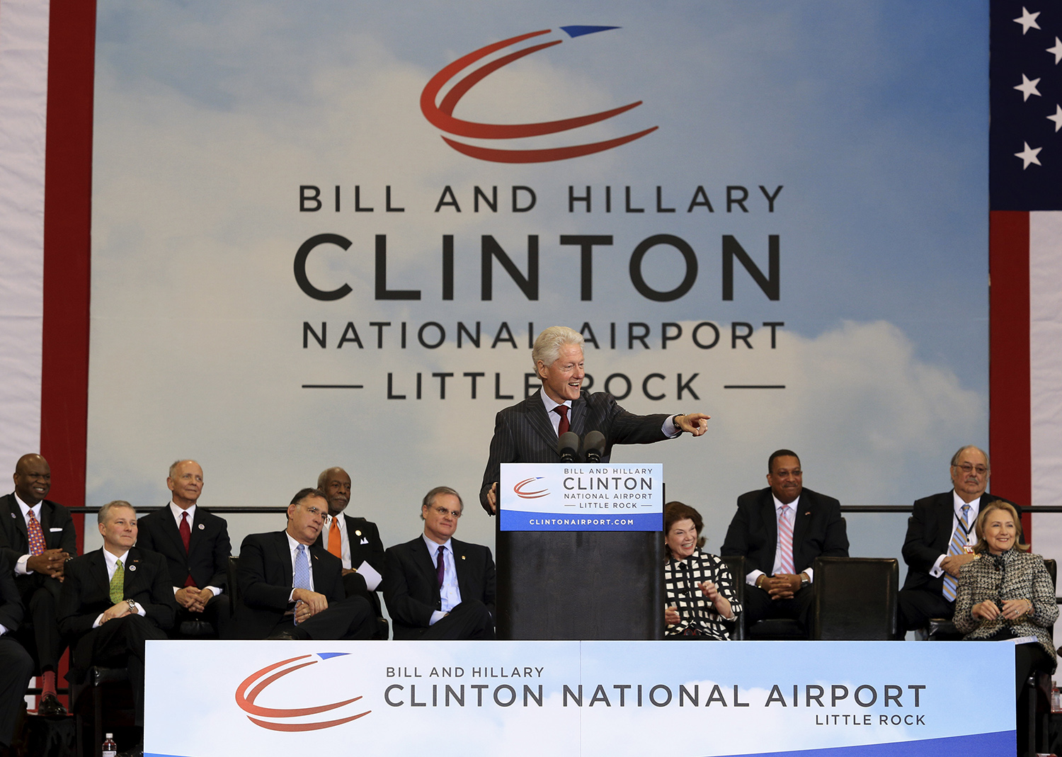 Arkansas lawmaker wants to rename Bill and Hillary Clinton National Airport