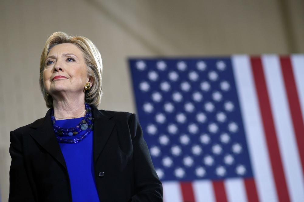 Clinton turns back to gun control in Wisconsin