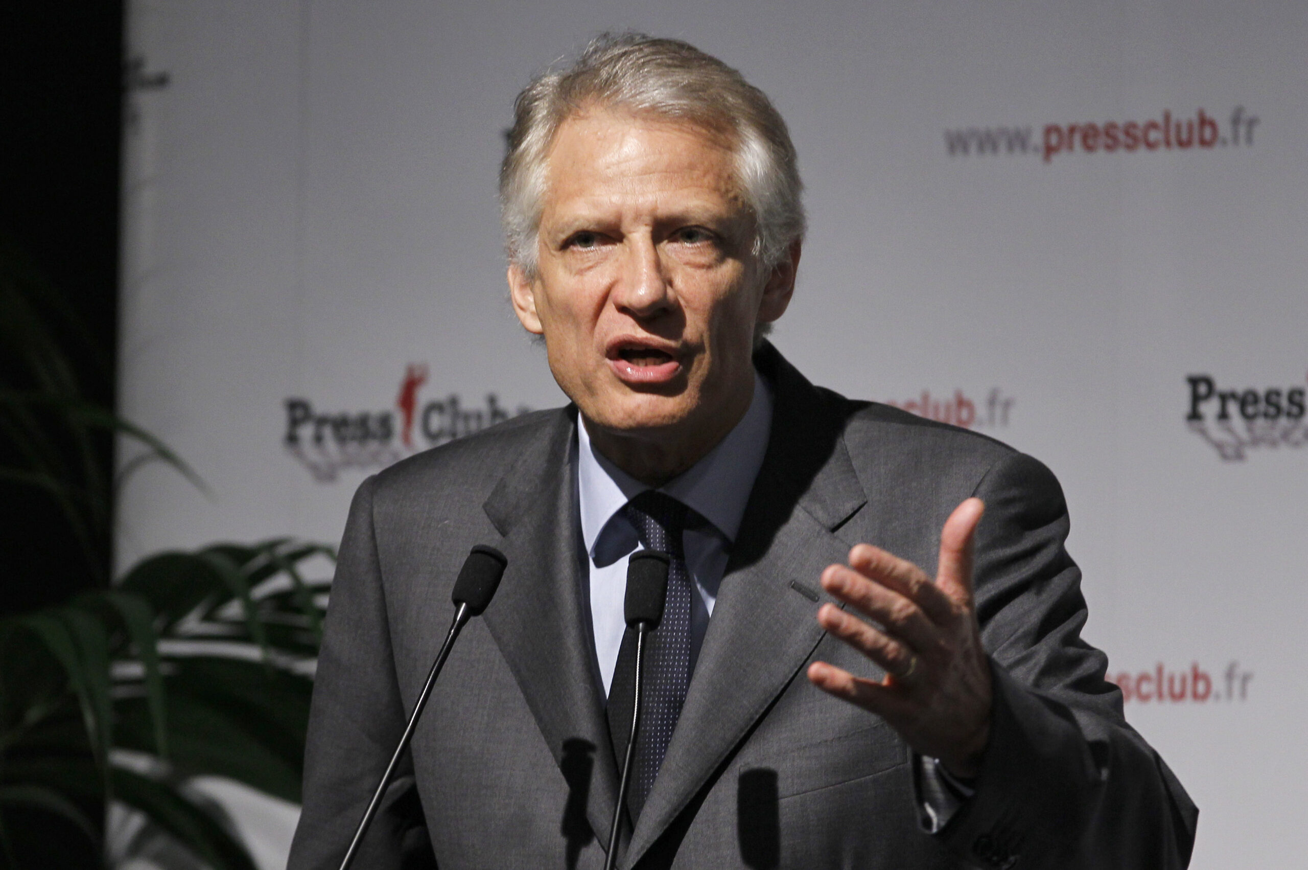 Former French PM: Fight terrorism with politics, not military
