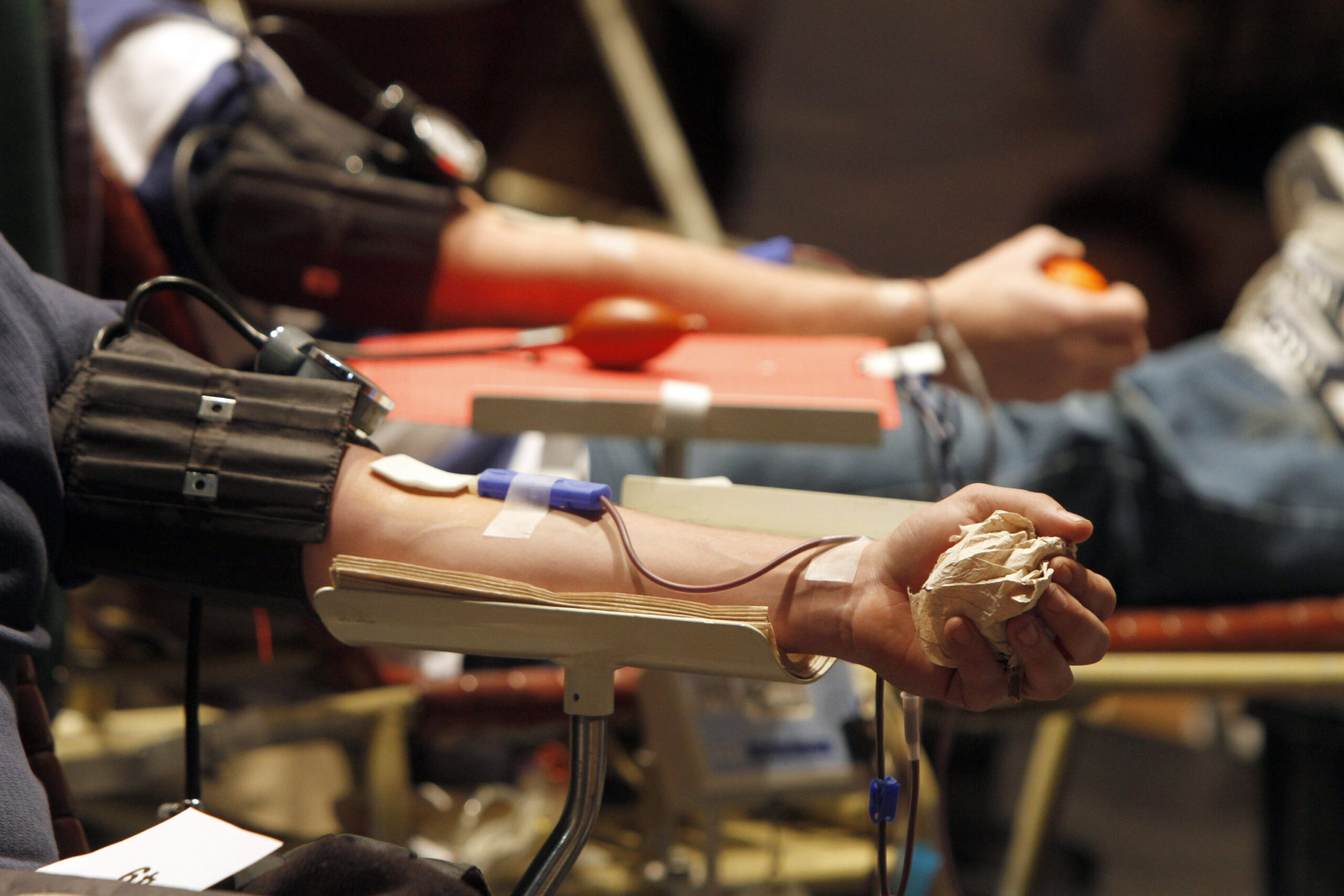 FDA needs messaging campaign to ease gay, bisexual men into blood donation: Medical experts
