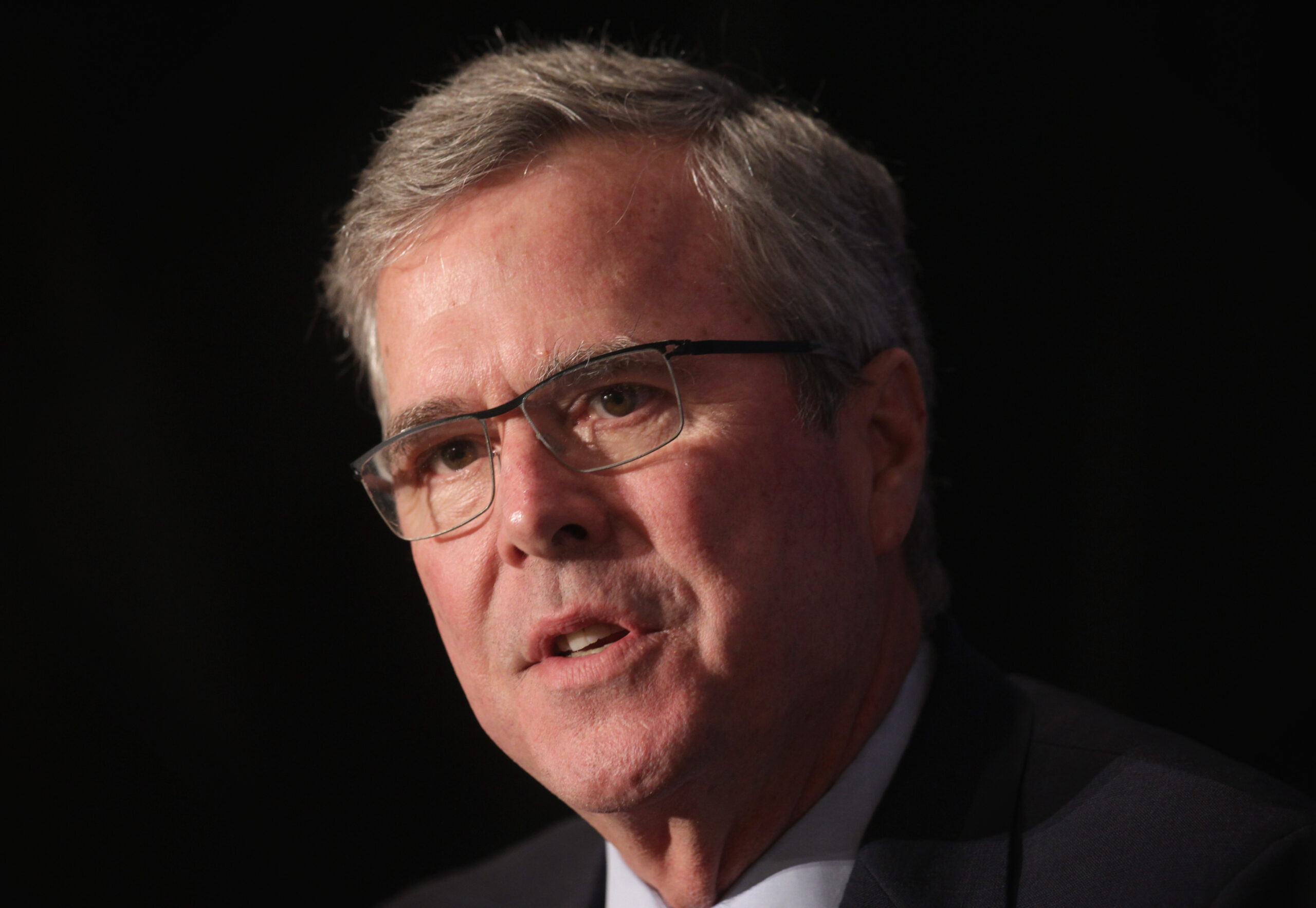 Jeb Bush: I would have invaded Iraq and Hillary Clinton would have, too