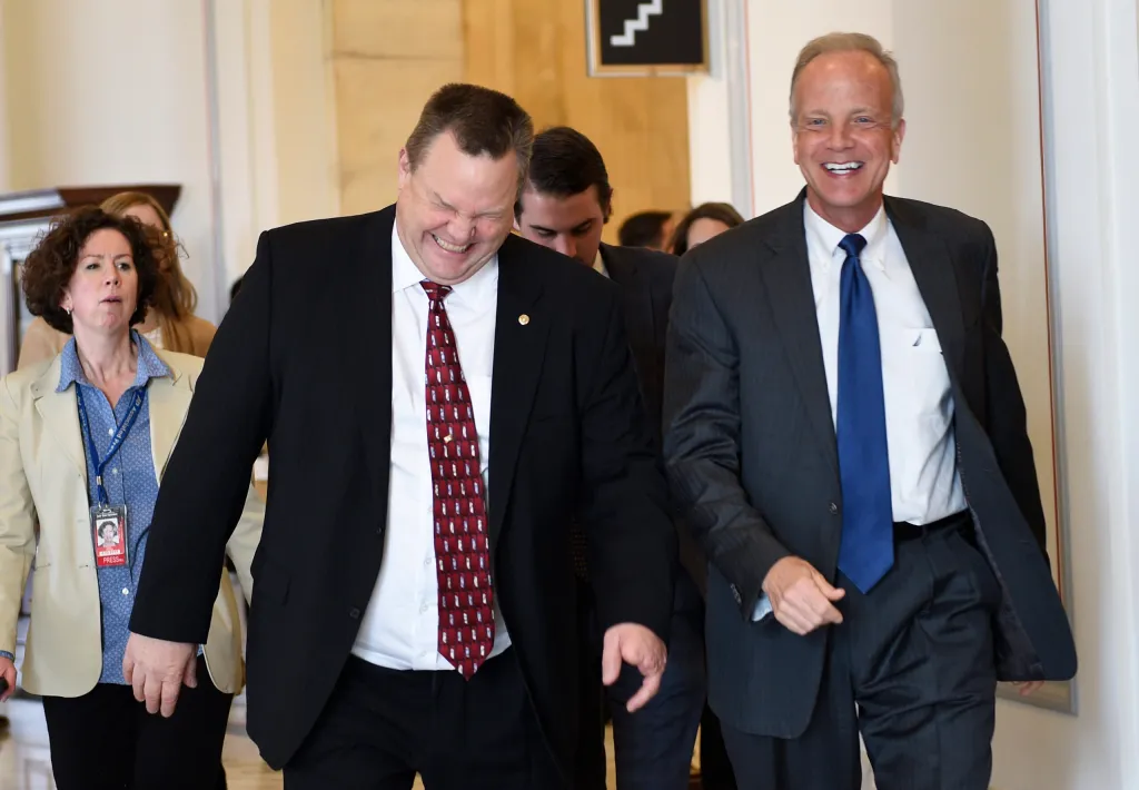 Senate bipartisan lunch aimed at ending gridlock