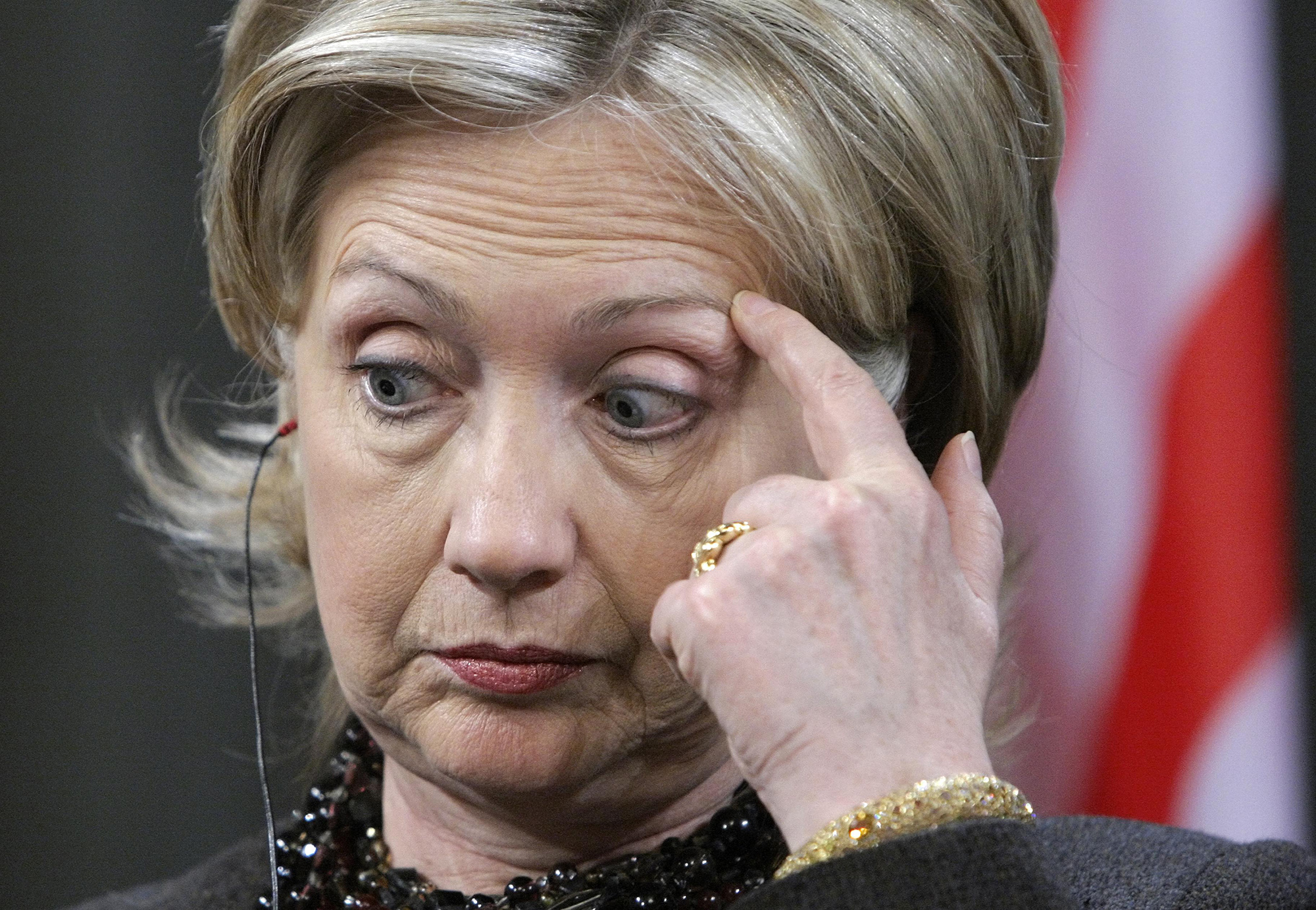 Clinton falls under 50 percent in new national poll