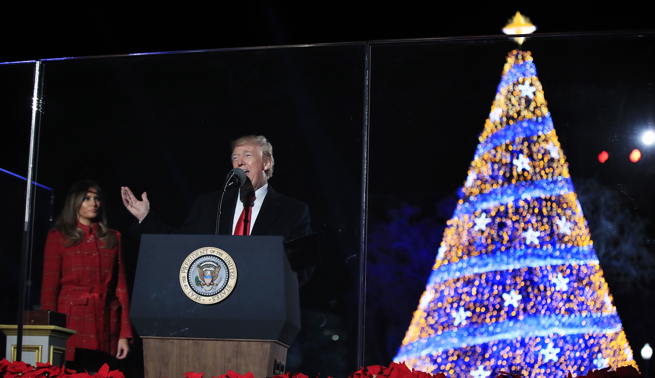 Journalists note small crowd at Trump’s Christmas tree lighting