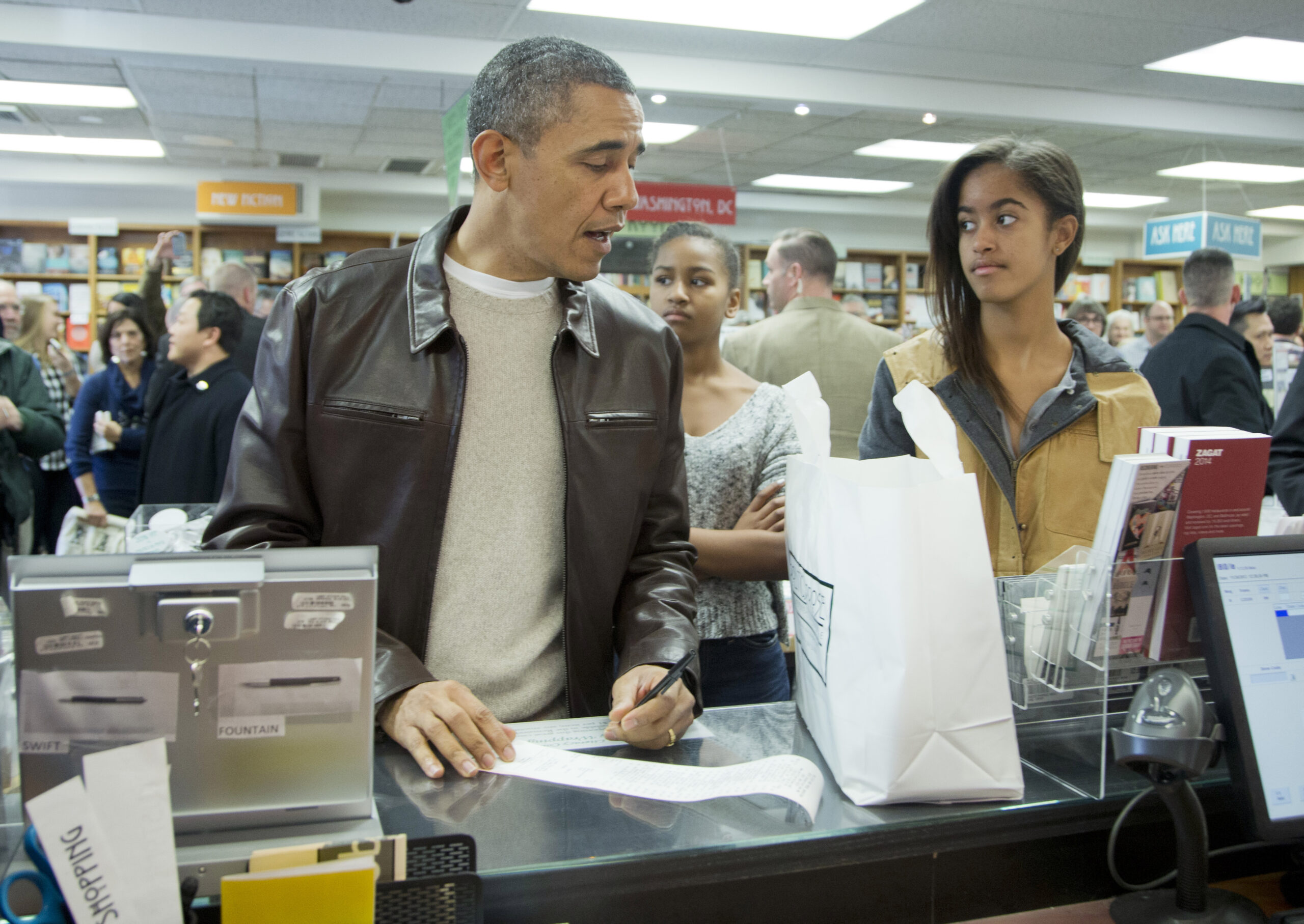 Obama shops at well-known Washington bookstore