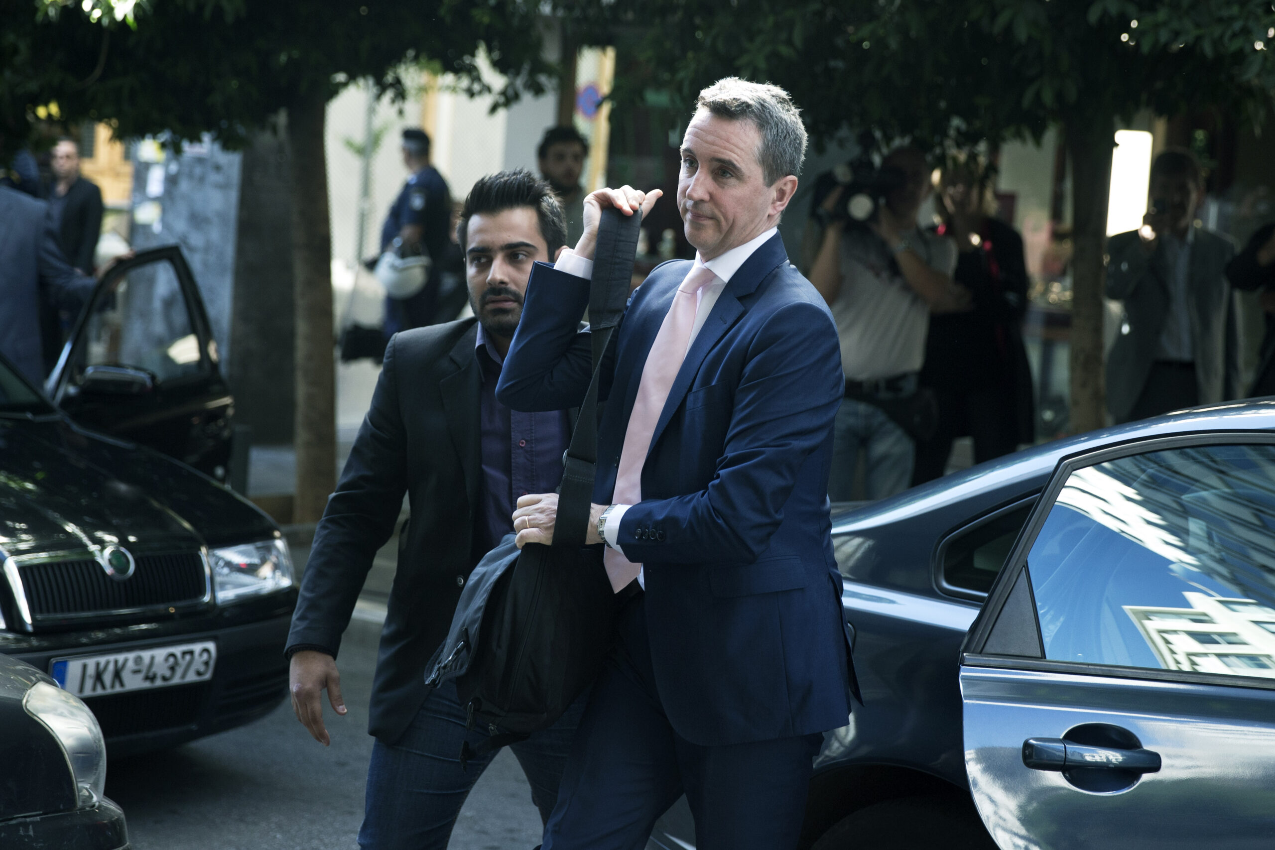 Greece’s govt to call confidence vote