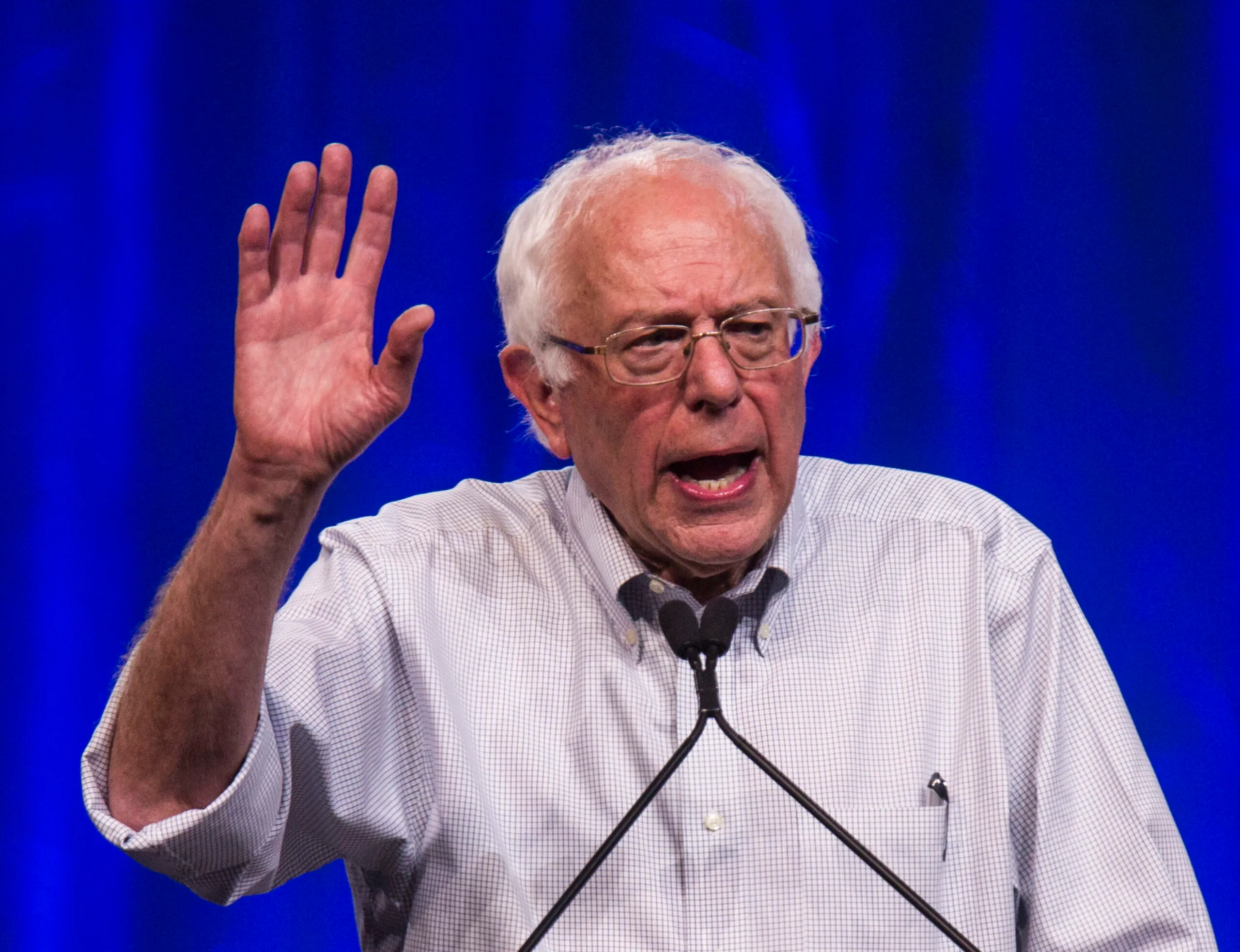 Sanders draws crowd of 27,500 at Los Angeles rally