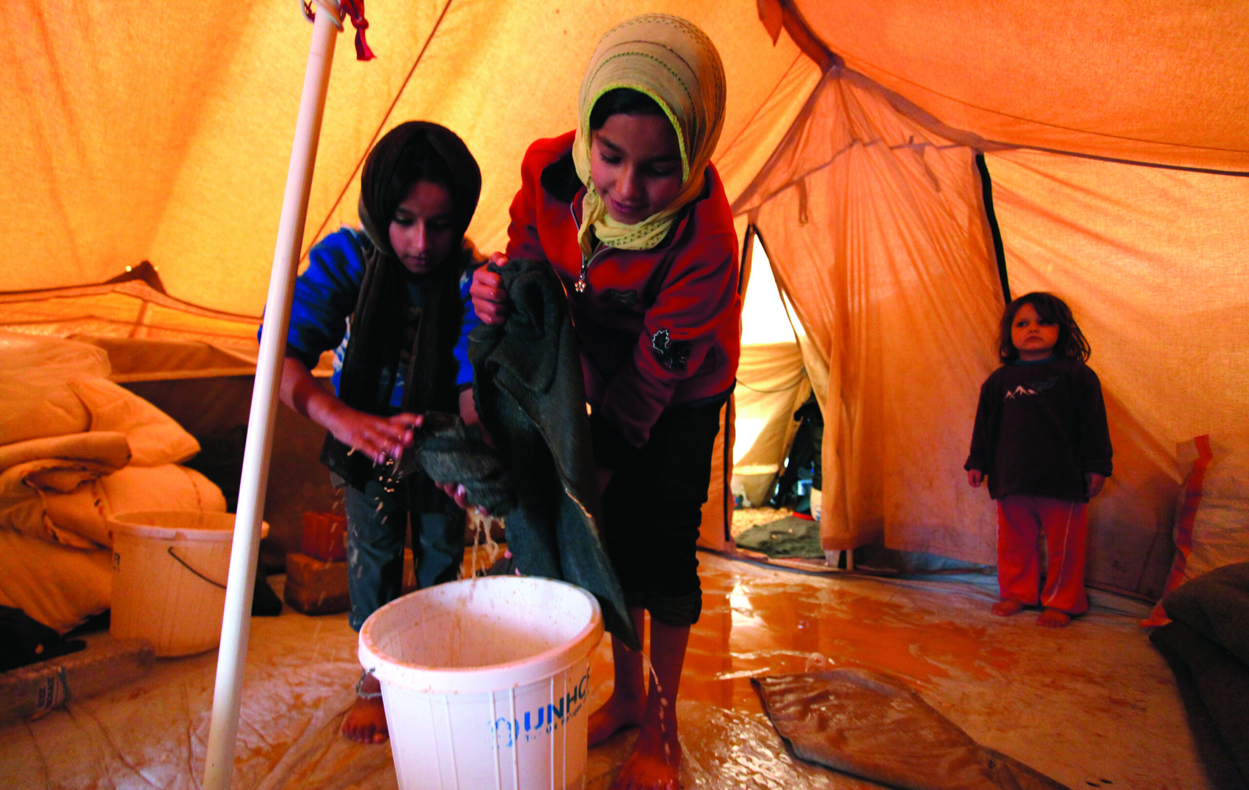 Winter storm brings more misery to Syrian refugees