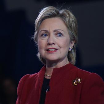 Chelsea Sends Out Fundraising Pitch for Her Mom, Asks for $1