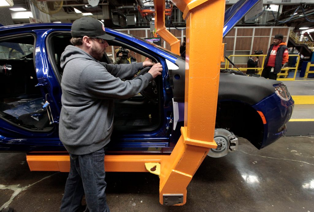 US trade gap narrows in July