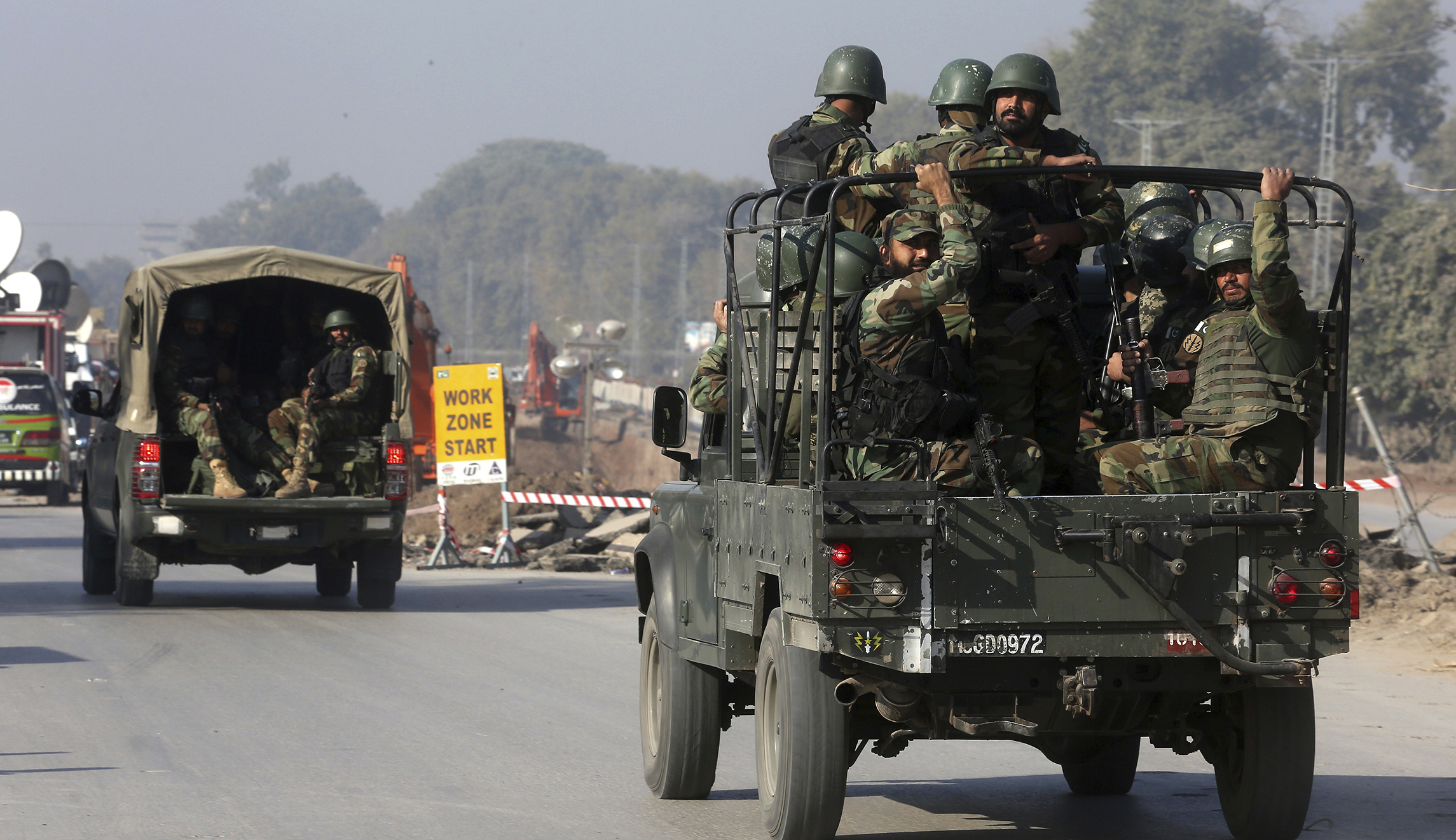 Trump should criticize Pakistan and praise its soldiers