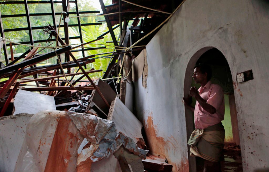 Floods, mudslides kill 22 in Sri Lanka