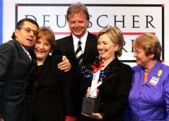 Univision chair gives $7 million to help Clinton, stop Trump’s wall