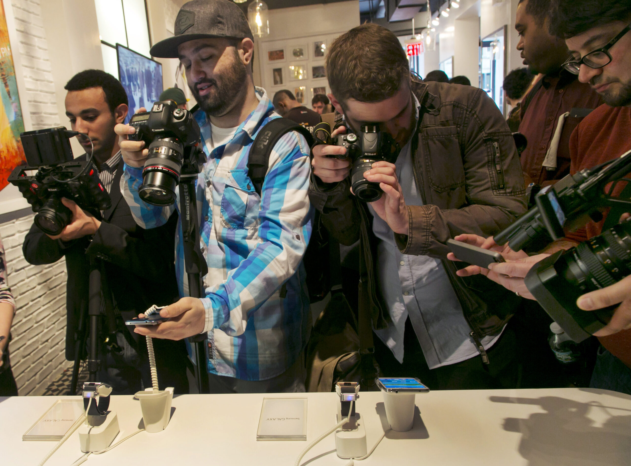 Phone makers look to emerging markets for growth