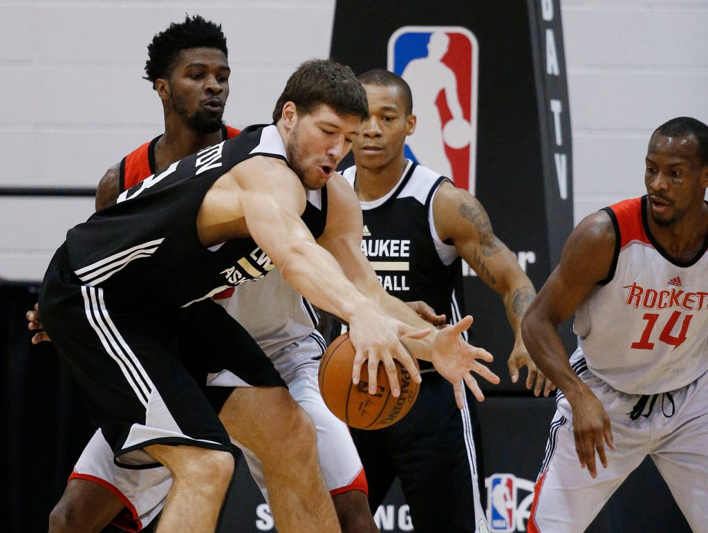 Scott Walker, at Kochfest, defends subsidy for NBA’s Bucks