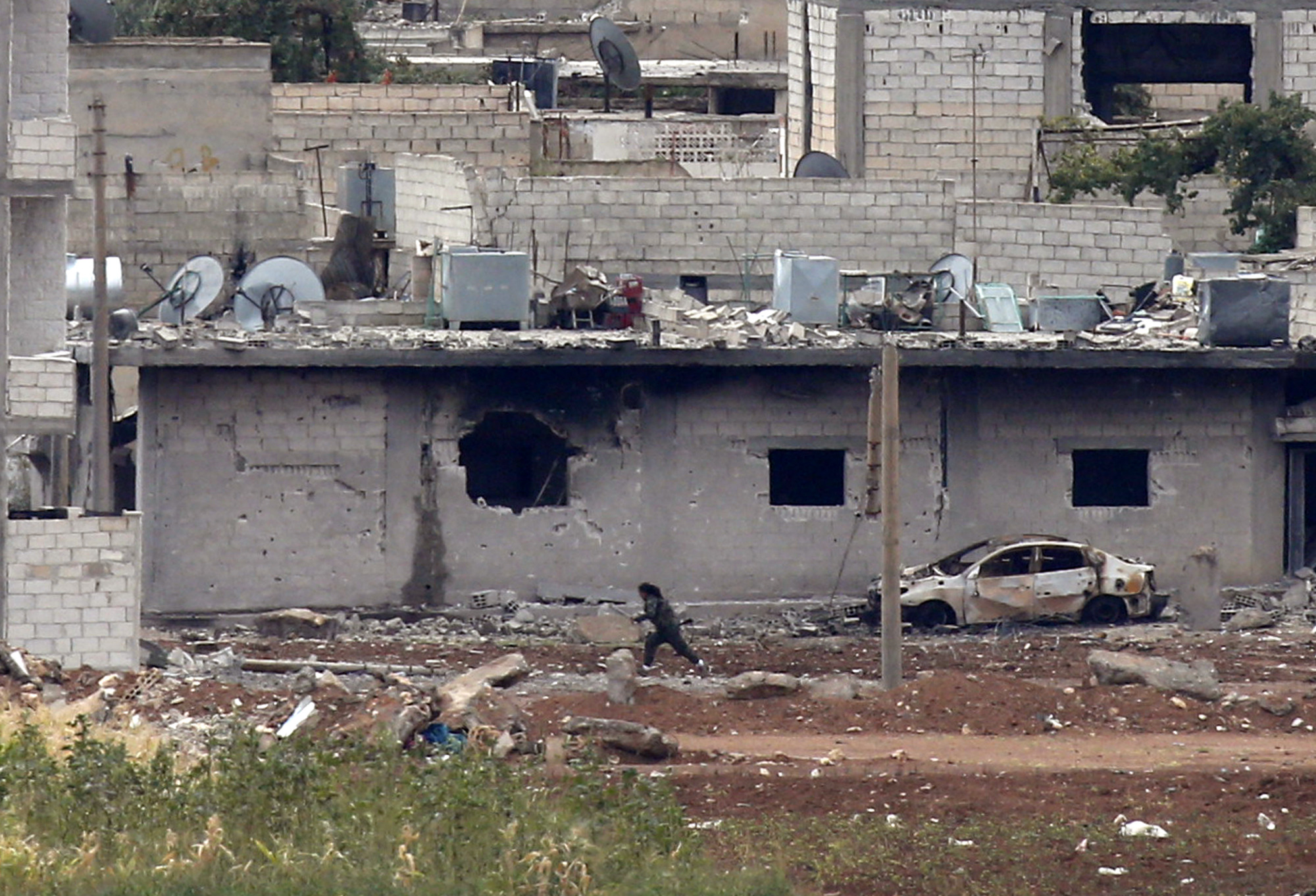 Syrian Kurdish official calls for arms for Kobani