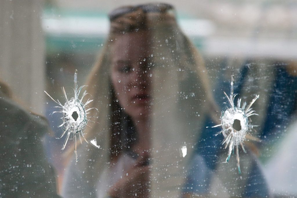 Should guns be allowed on college campuses?