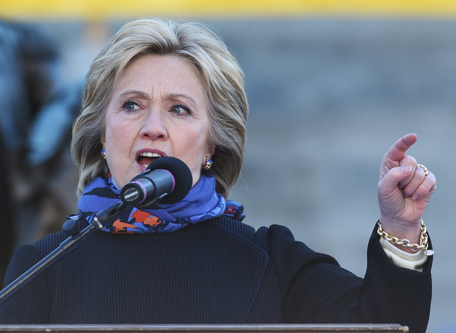 Clinton pounces after Sanders takes jab at Planned Parenthood