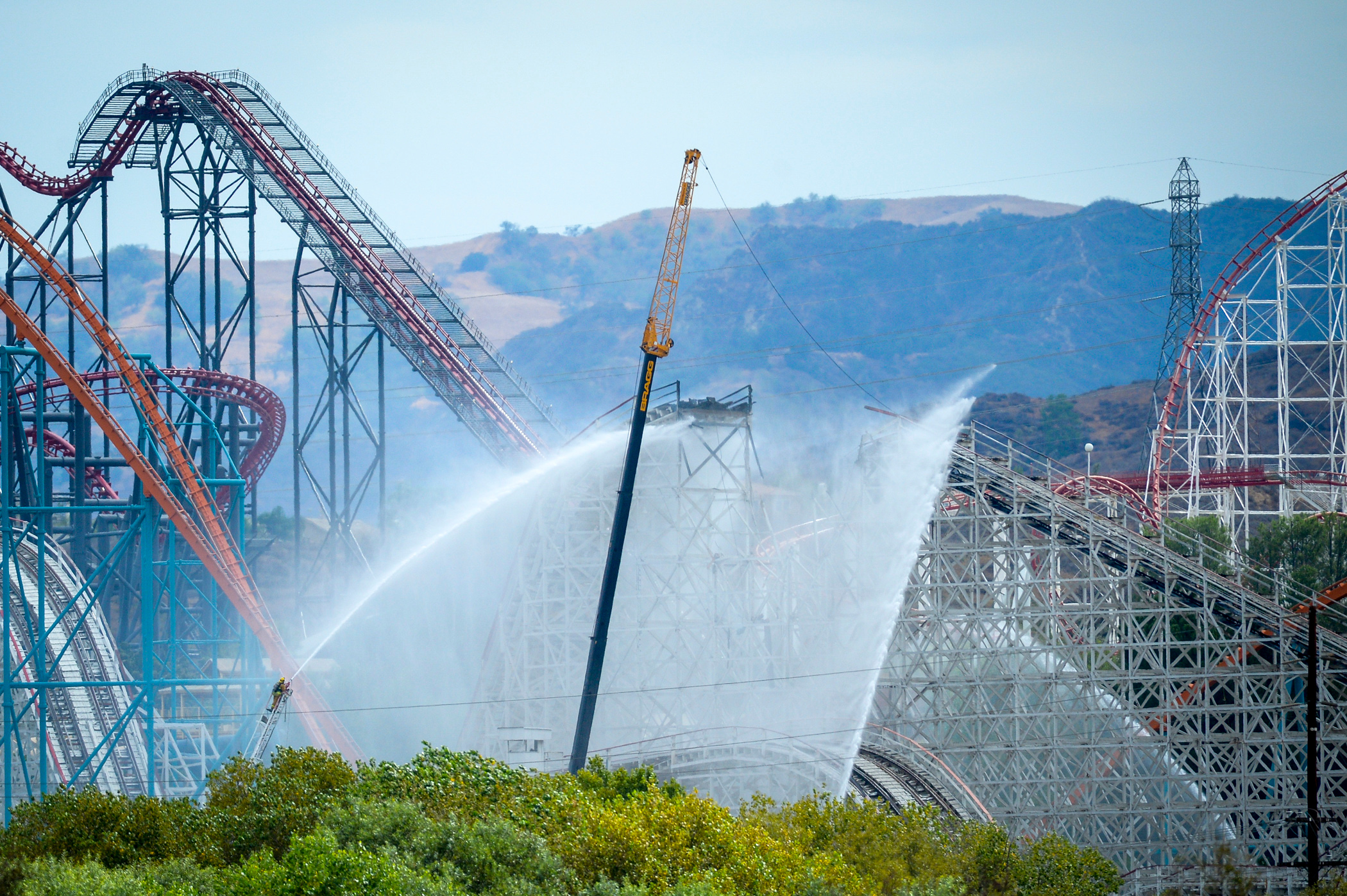 Fire damages Magic Mountain roller coaster