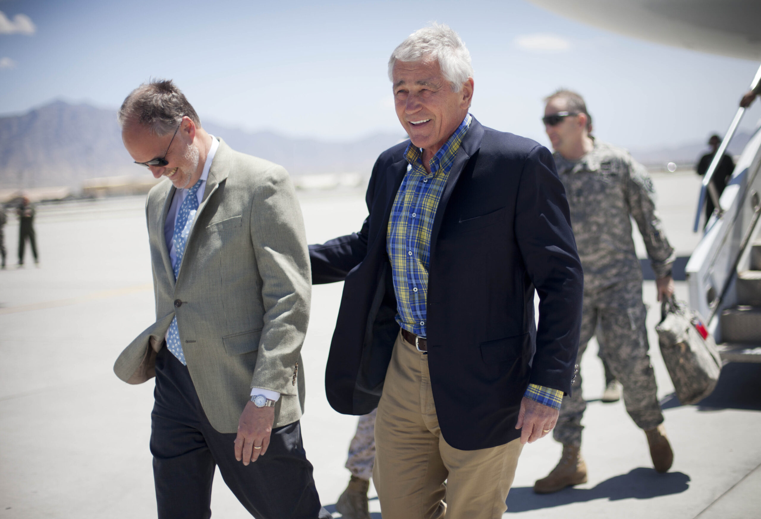 Hagel meets with team that rescued Bergdahl