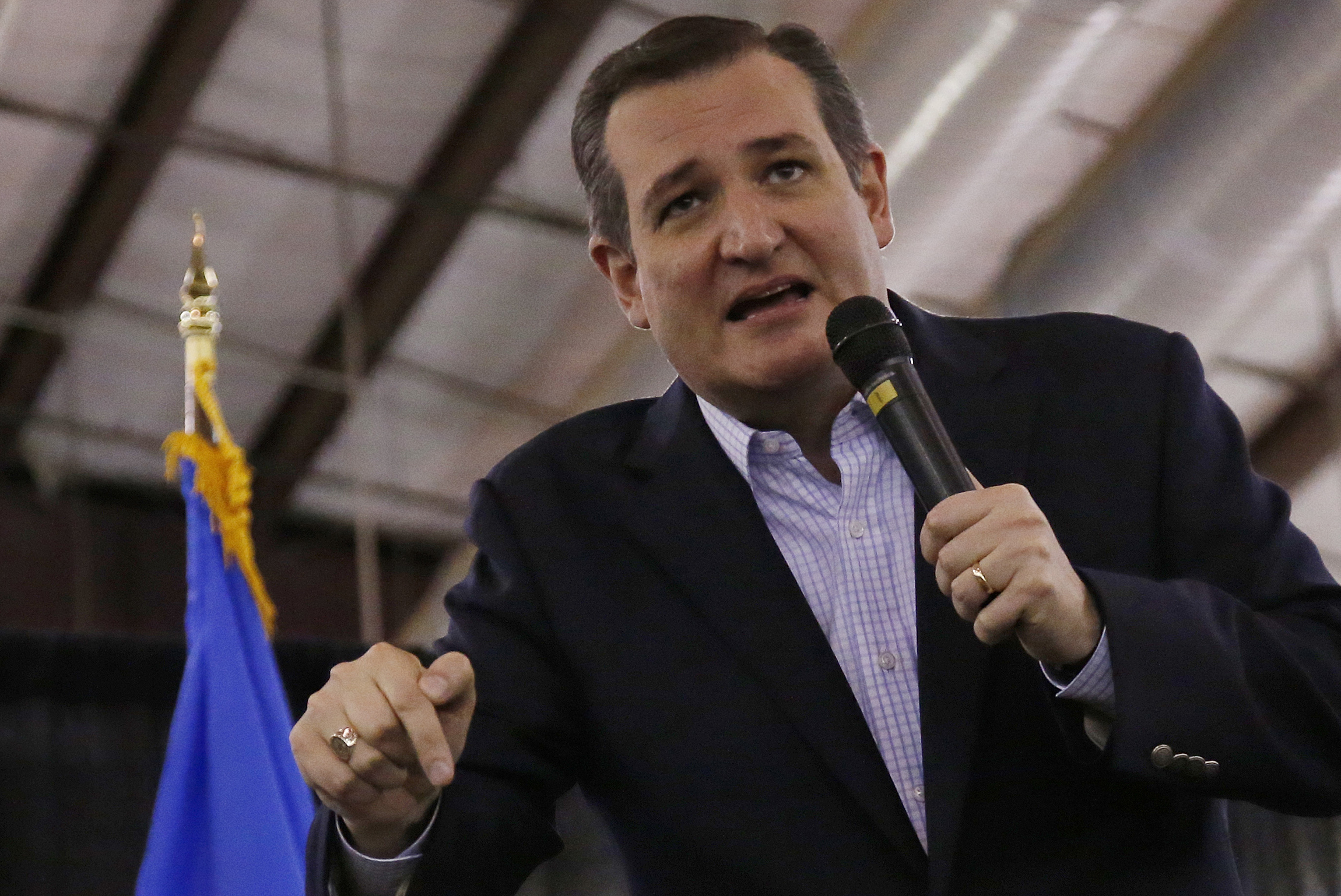 Poll: Cruz’s lead in Texas narrows