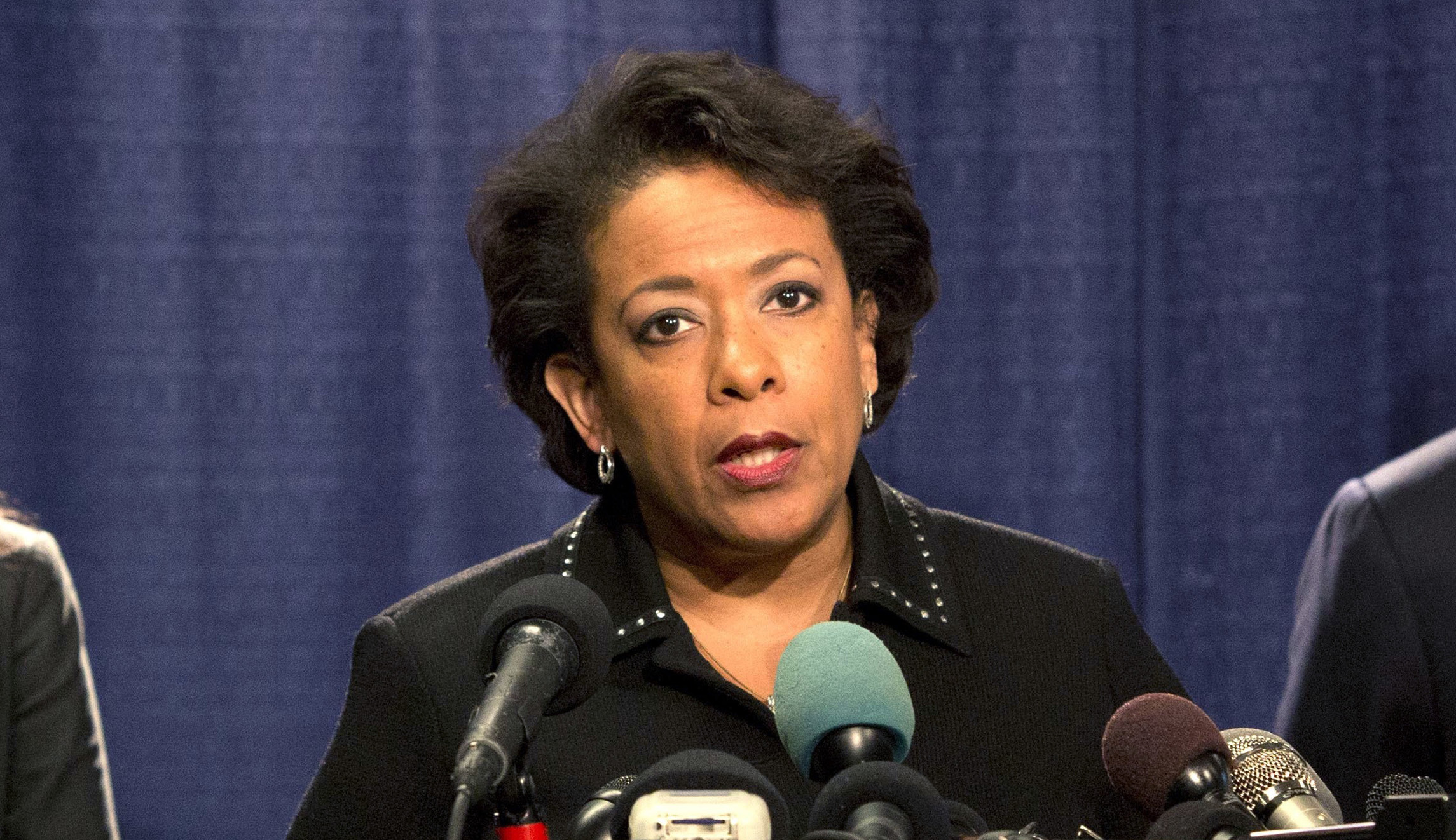 Dianne Feinstein: Congress needs to investigate whether Loretta Lynch covered for Clinton campaign