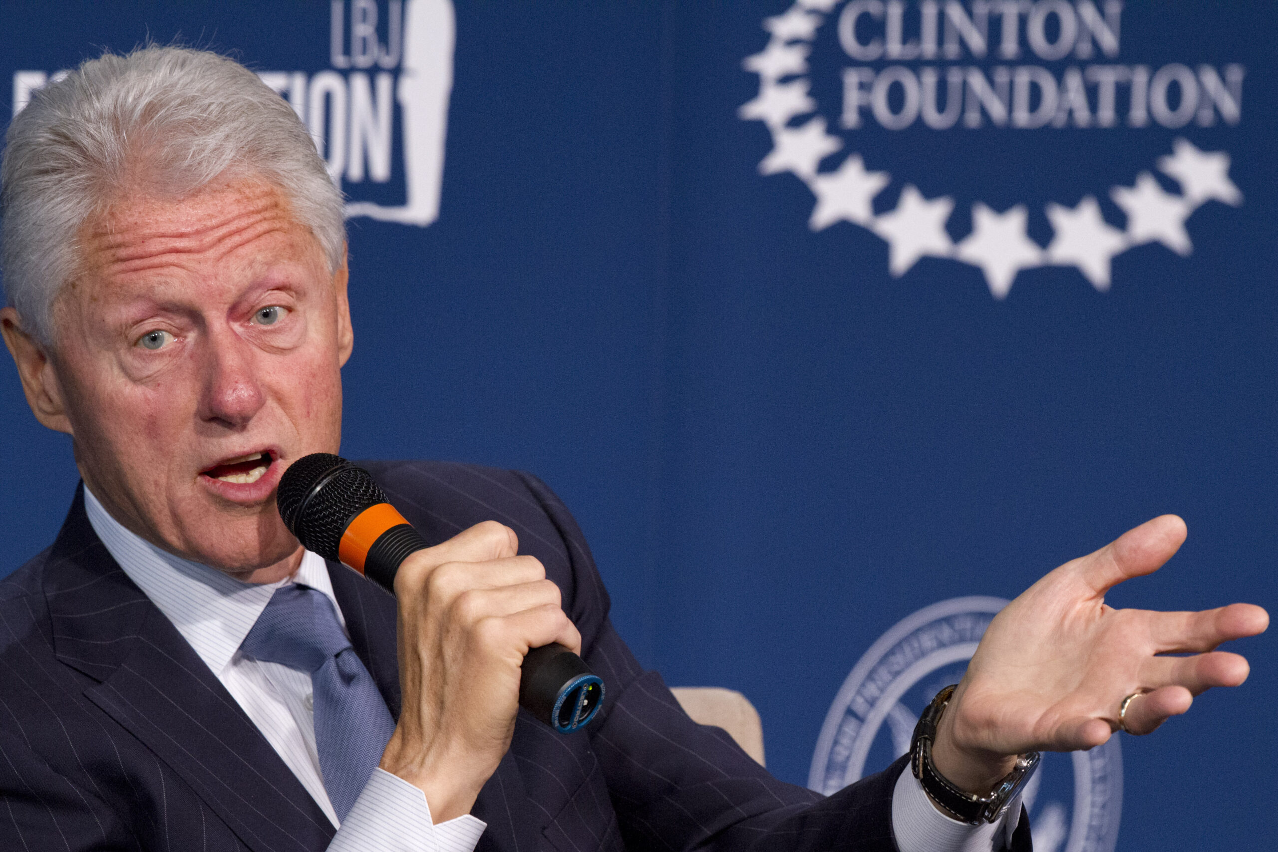 Clinton to join Obama for AmeriCorps anniversary