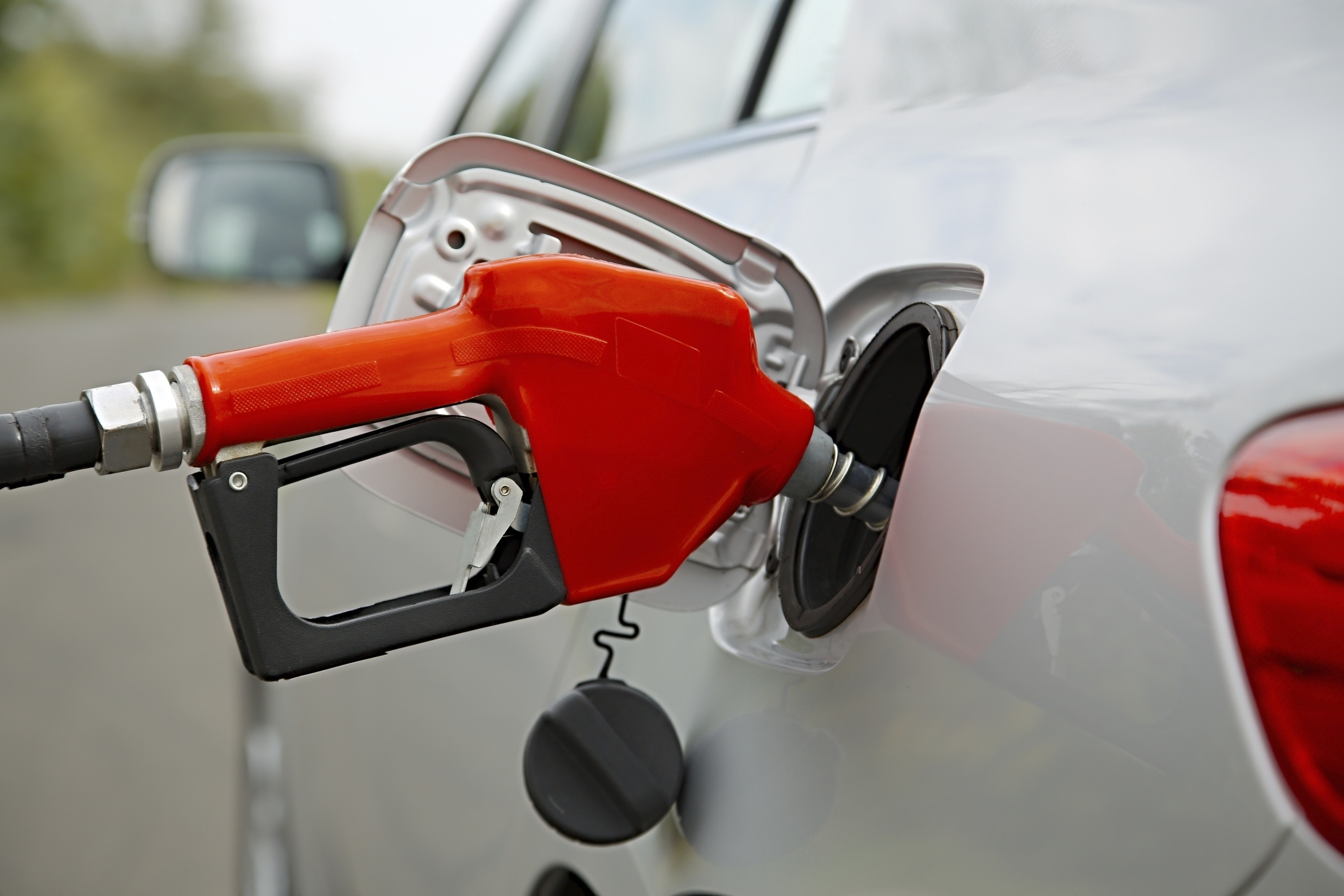 Postal workers, contractors use government credit cards for fuel scams