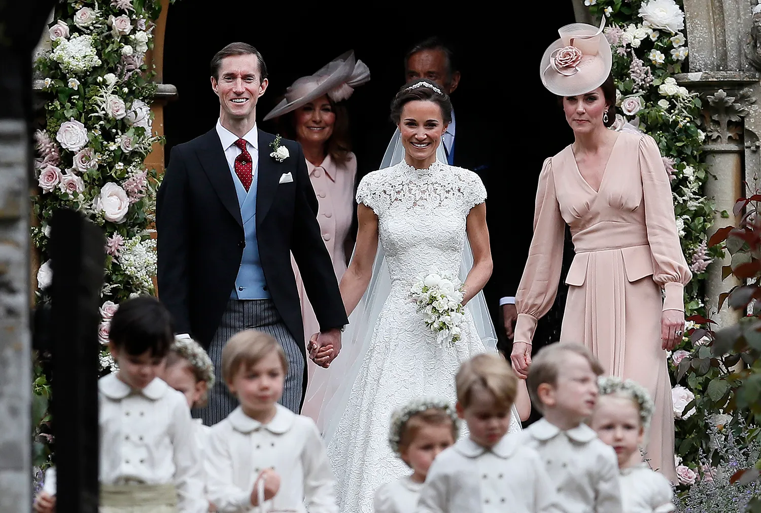 Pippa Middleton marries hedge fund manager James Matthews in England