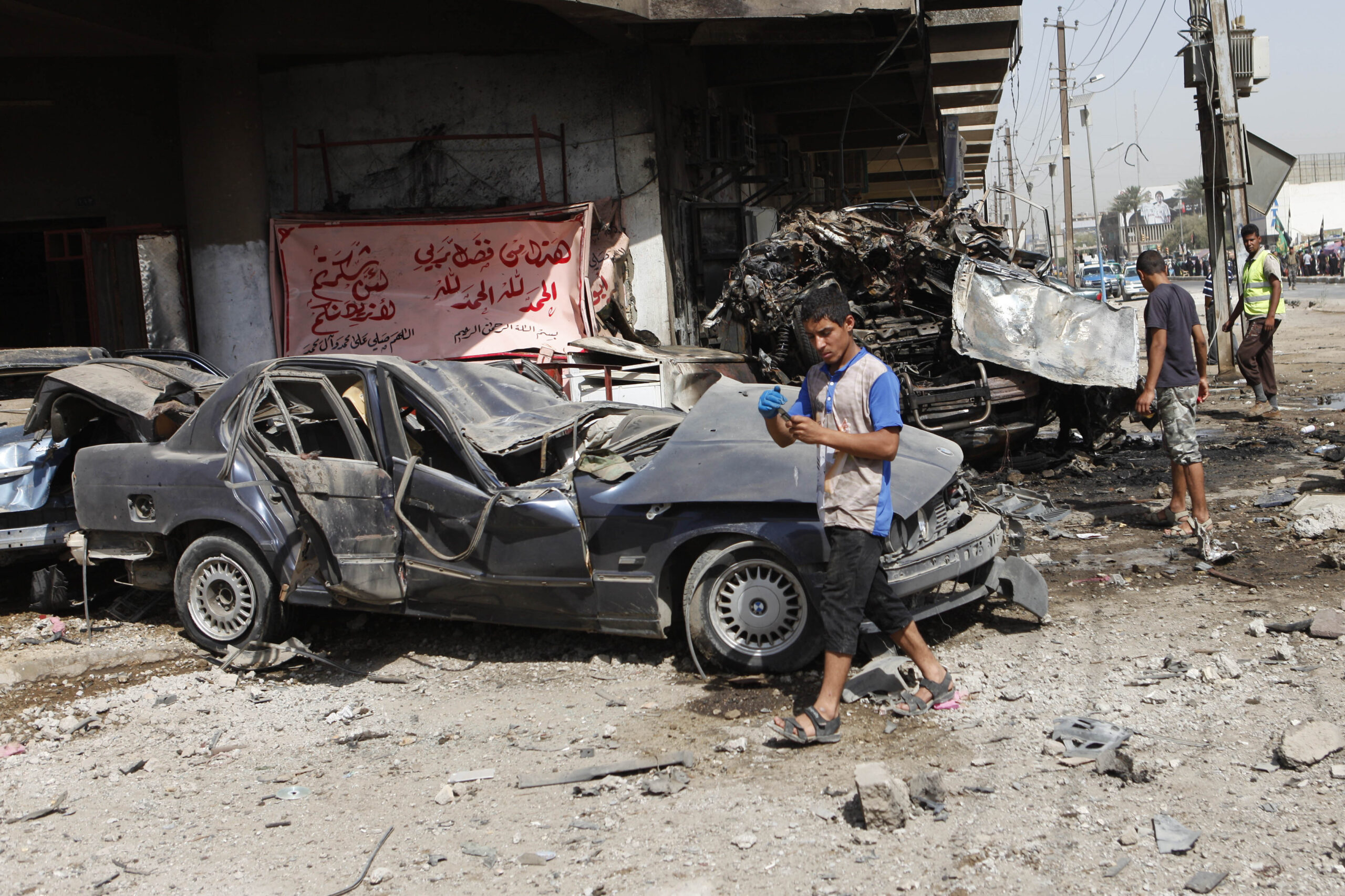 Bombs target pilgrims in Iraq, killing scores