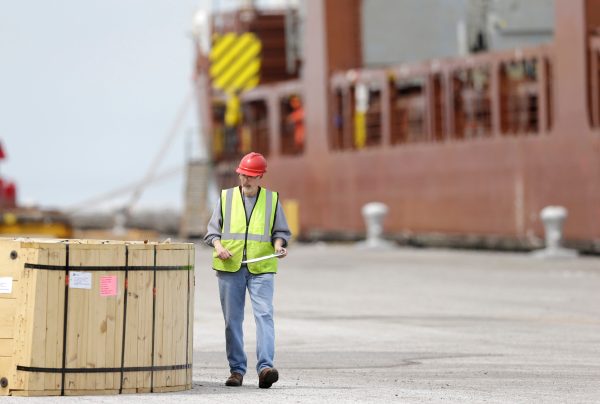 US trade deficit drops to $44.4 billion in May