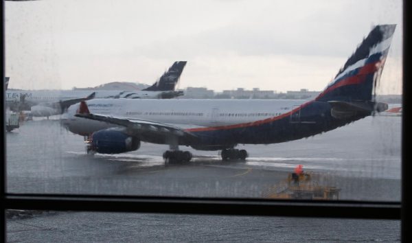 Banned carry-on items get through Russian security
