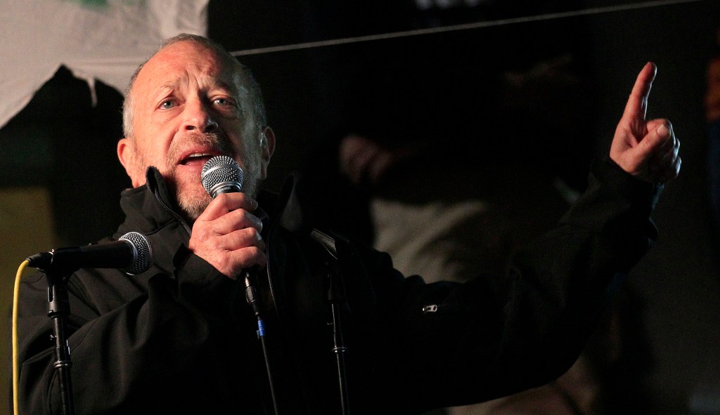 Robert Reich knows nothing about economics
