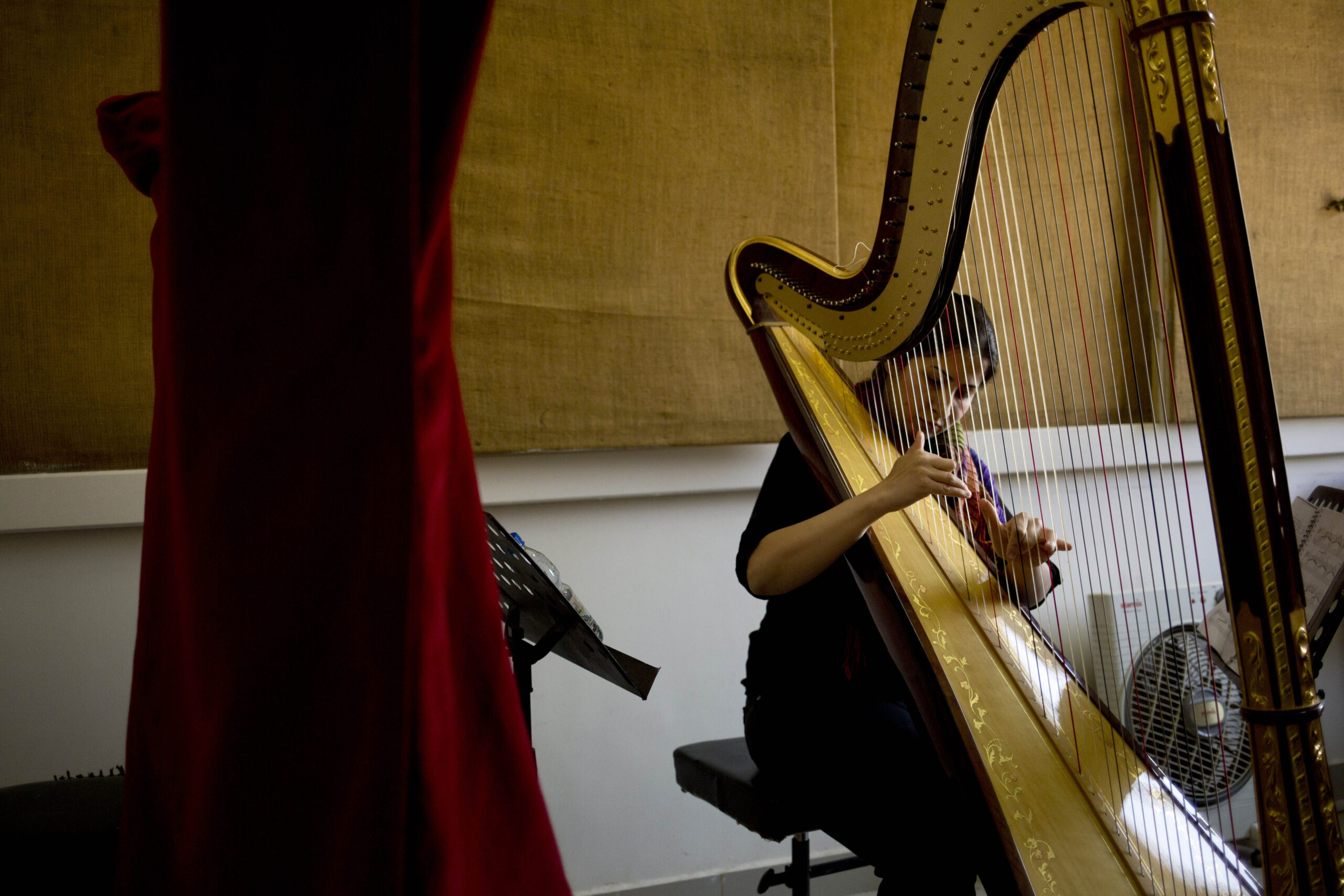 Damascus opera suffers under mortar strikes