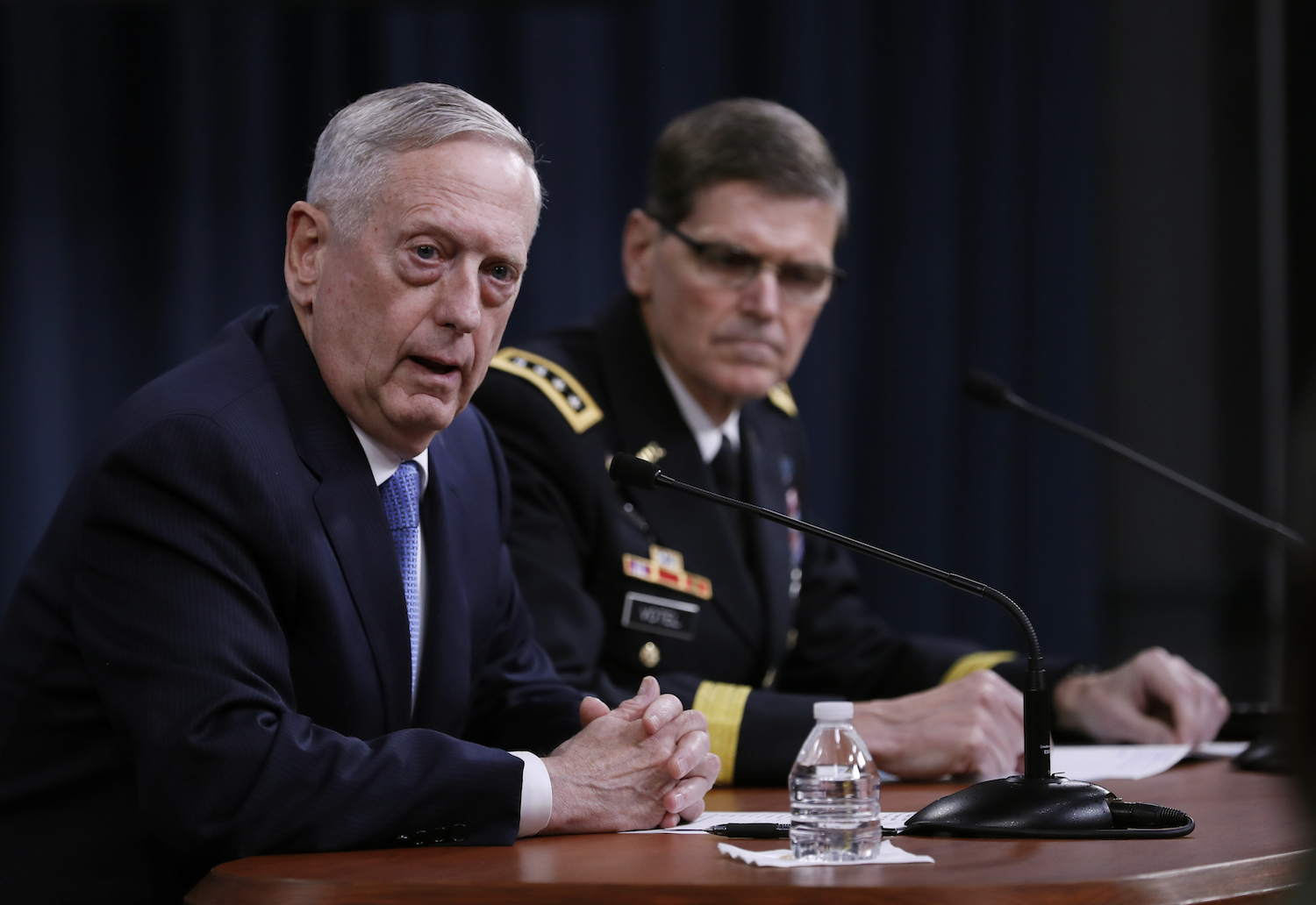 Mattis vague about whether chlorine gas attacks would trigger US response in Syria