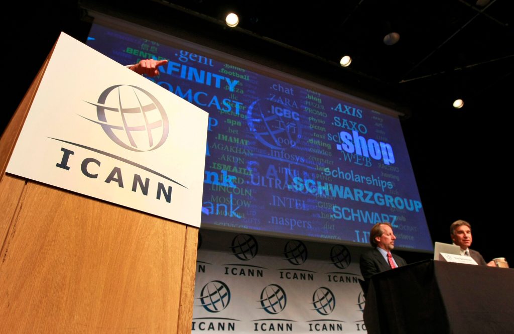 News Summary: Privacy gaffe in Internet bids