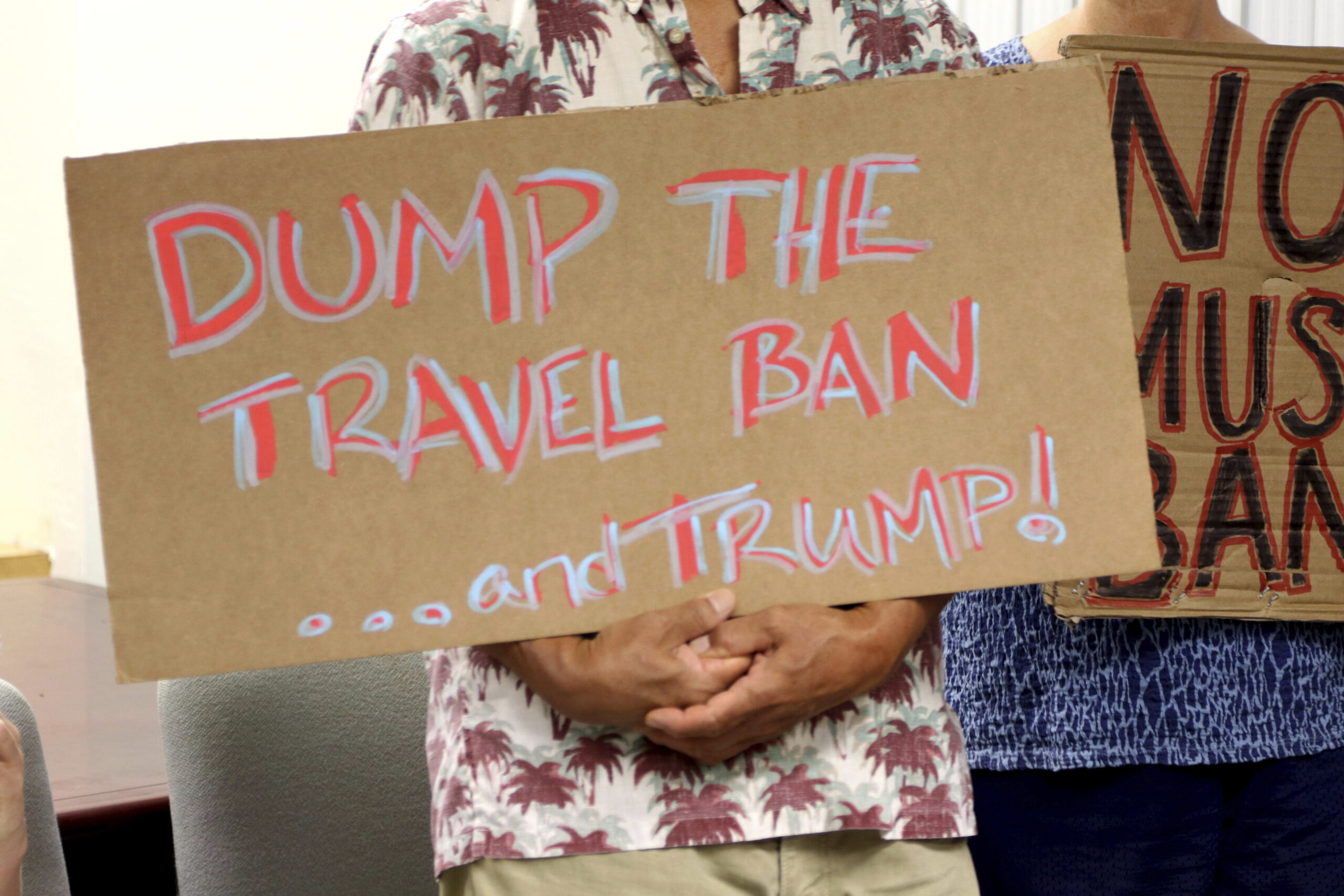 Poll: Americans, 2-1, back Trump’s travel ban