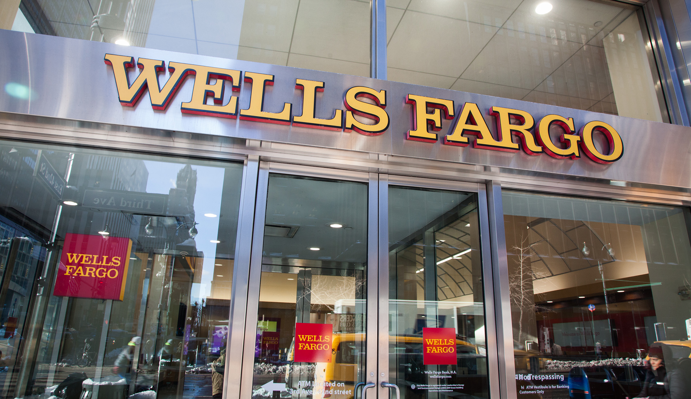Wells Fargo’s $1 billion fine doesn’t fix lagging momentum