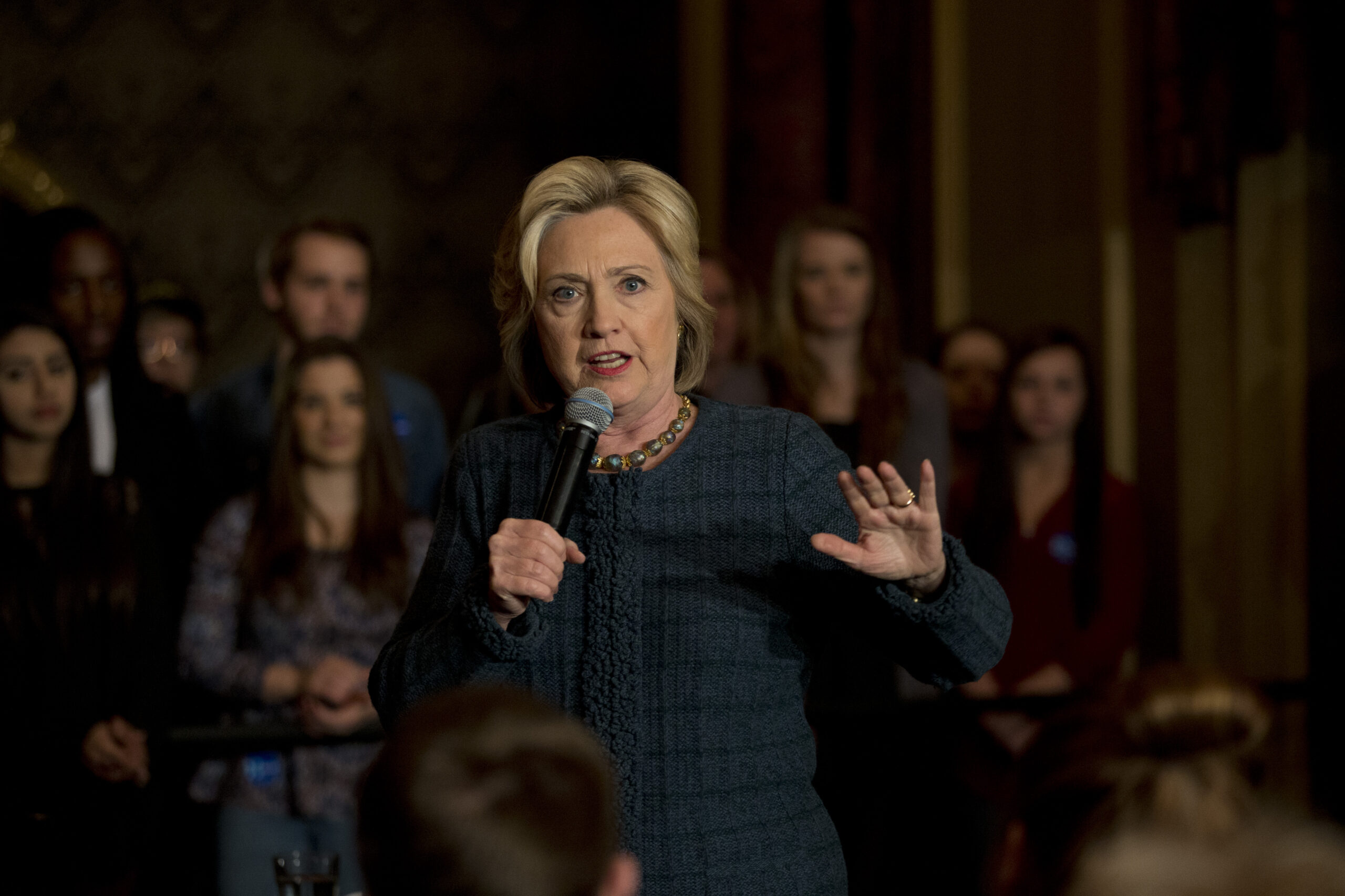 Michigan water crisis ‘unconscionable,’ Clinton says