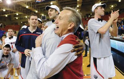 Jason Vorhees/AP
Coach Rick Byrd has led Belmont to 14 straight victories.
